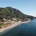 Ilias 帕拉蒙纳斯